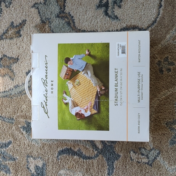New Eddie Bauer Home Stadium Blanket - Picture 1 of 5